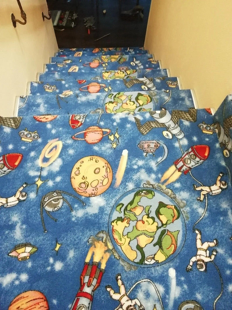 Укладка ковролина в COSMO-САД в КП 