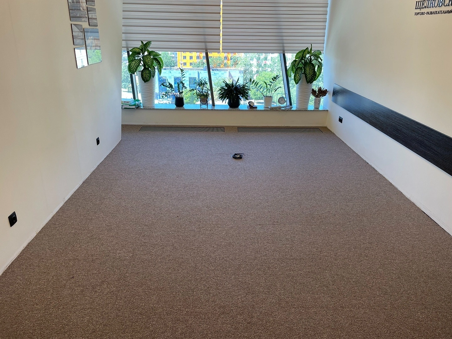 Укладка ковровой плитки в ТЦ Щелковский 7