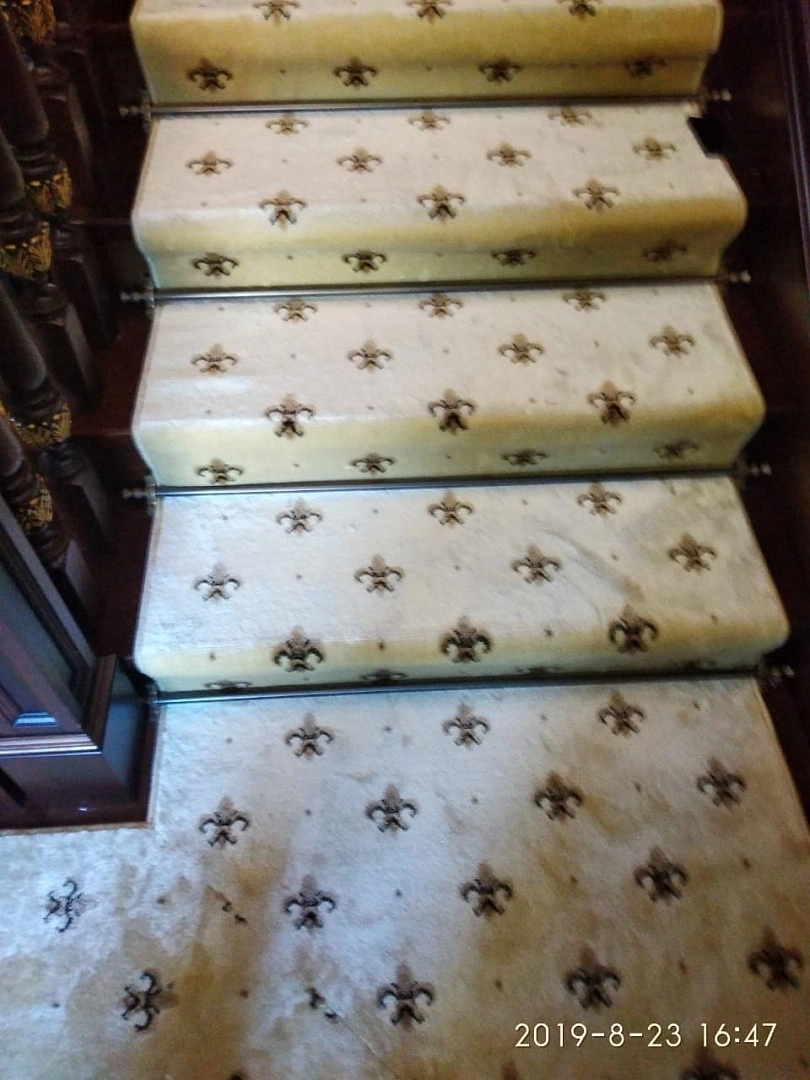 Укладка дорожки  в коттедже