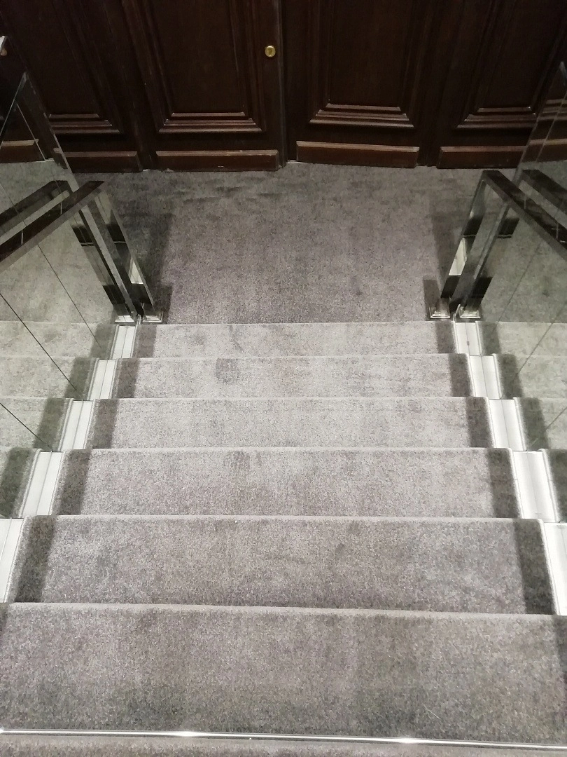 Укладка ковролина в Доходный дом Я. А. Рекка 2