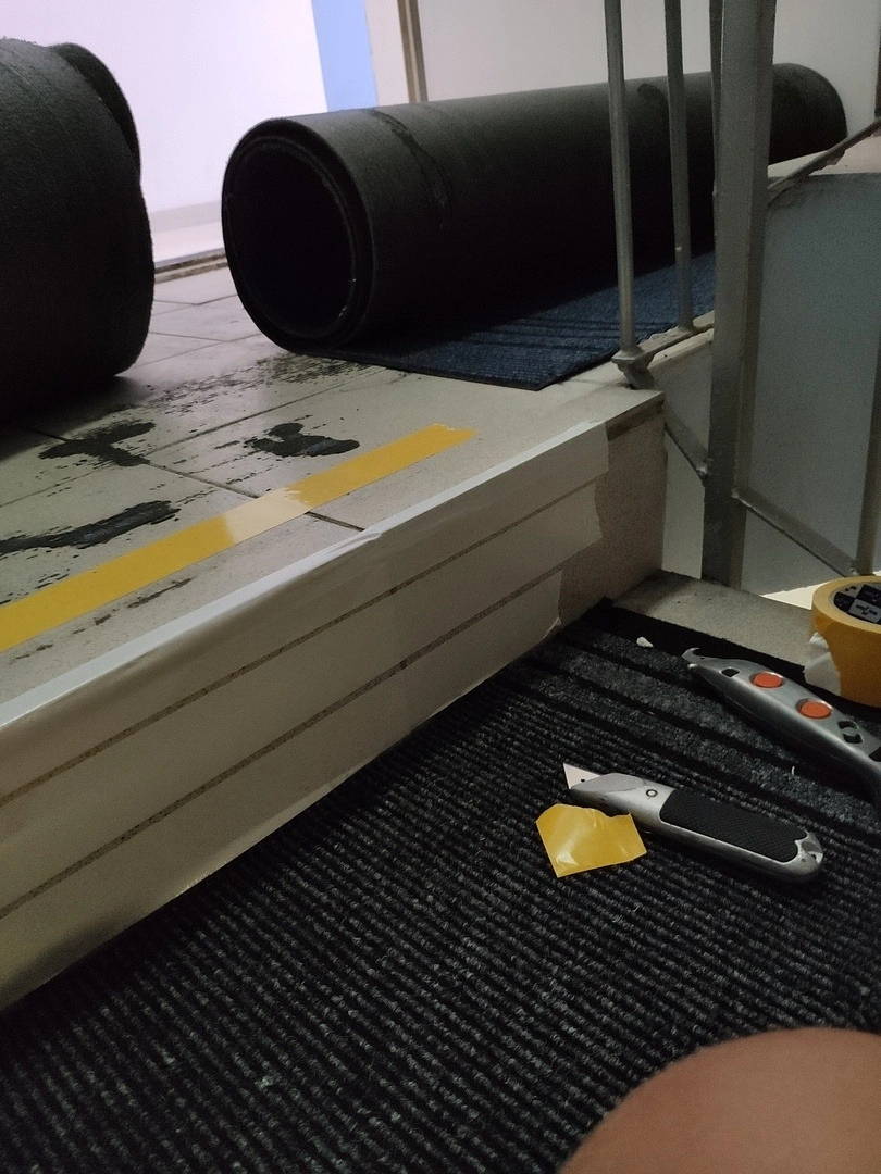 Укладка дорожки в УК Логистика 5