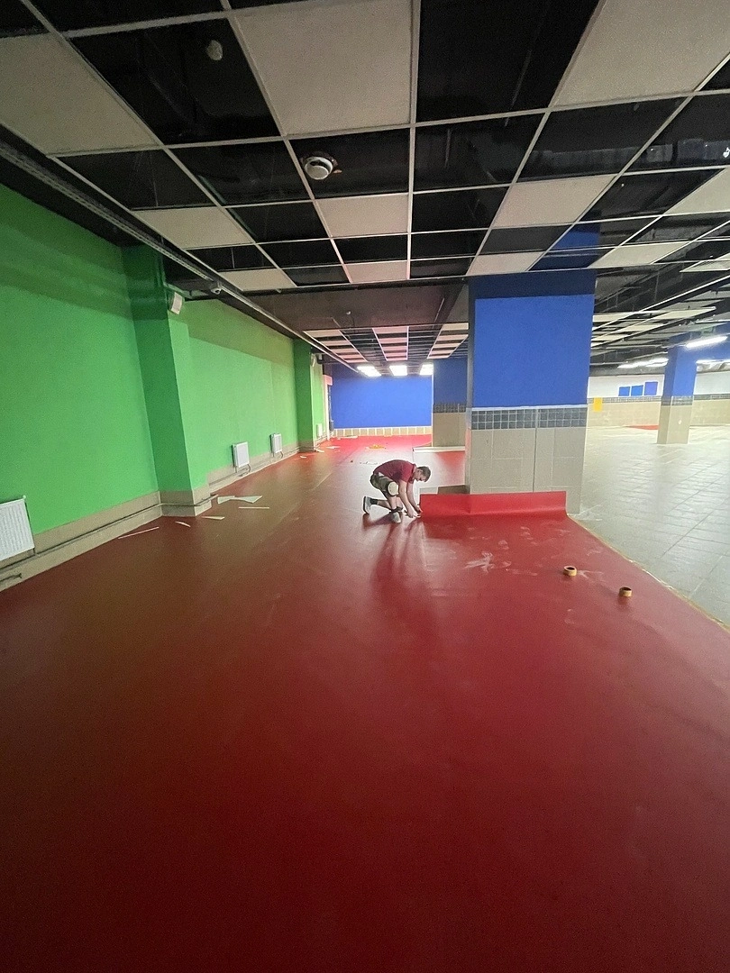 Укладка линолеума в ТЦ Виктория Плаза 6