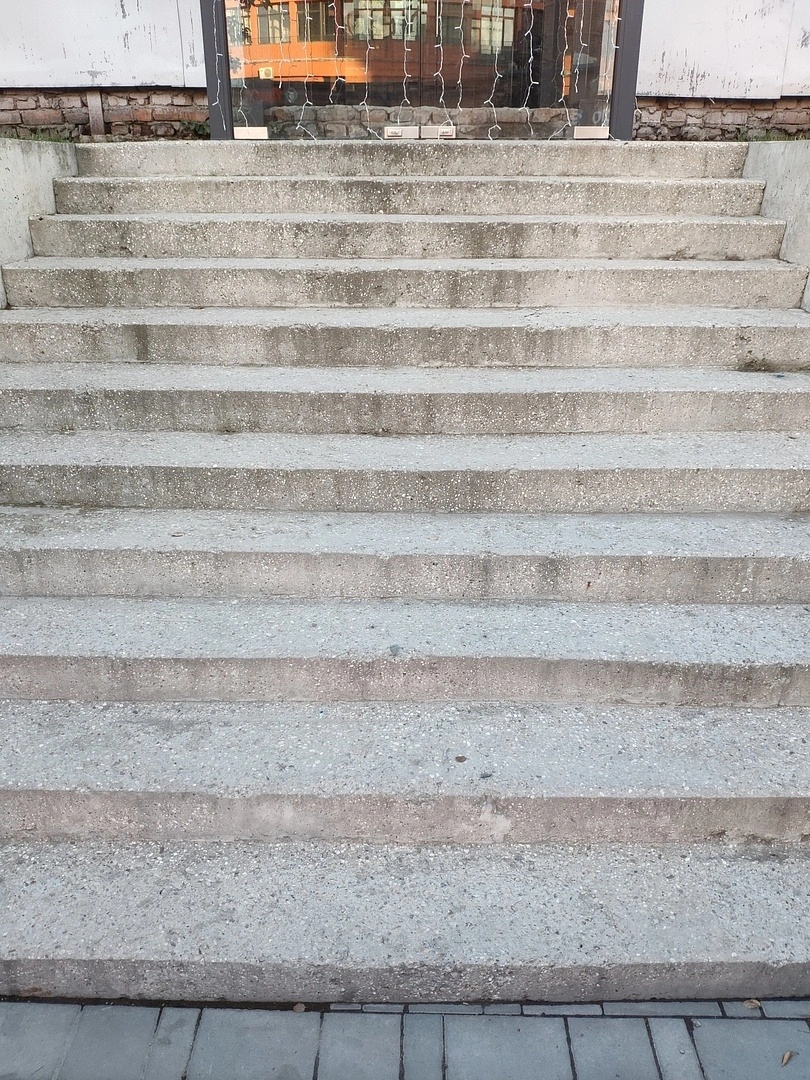 Укладка дорожки для съемок рекламы