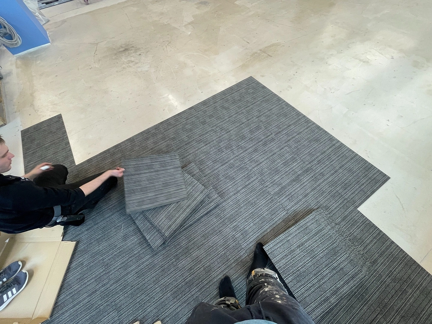 Укладка ковровой плитки в ГНИВЦ 5