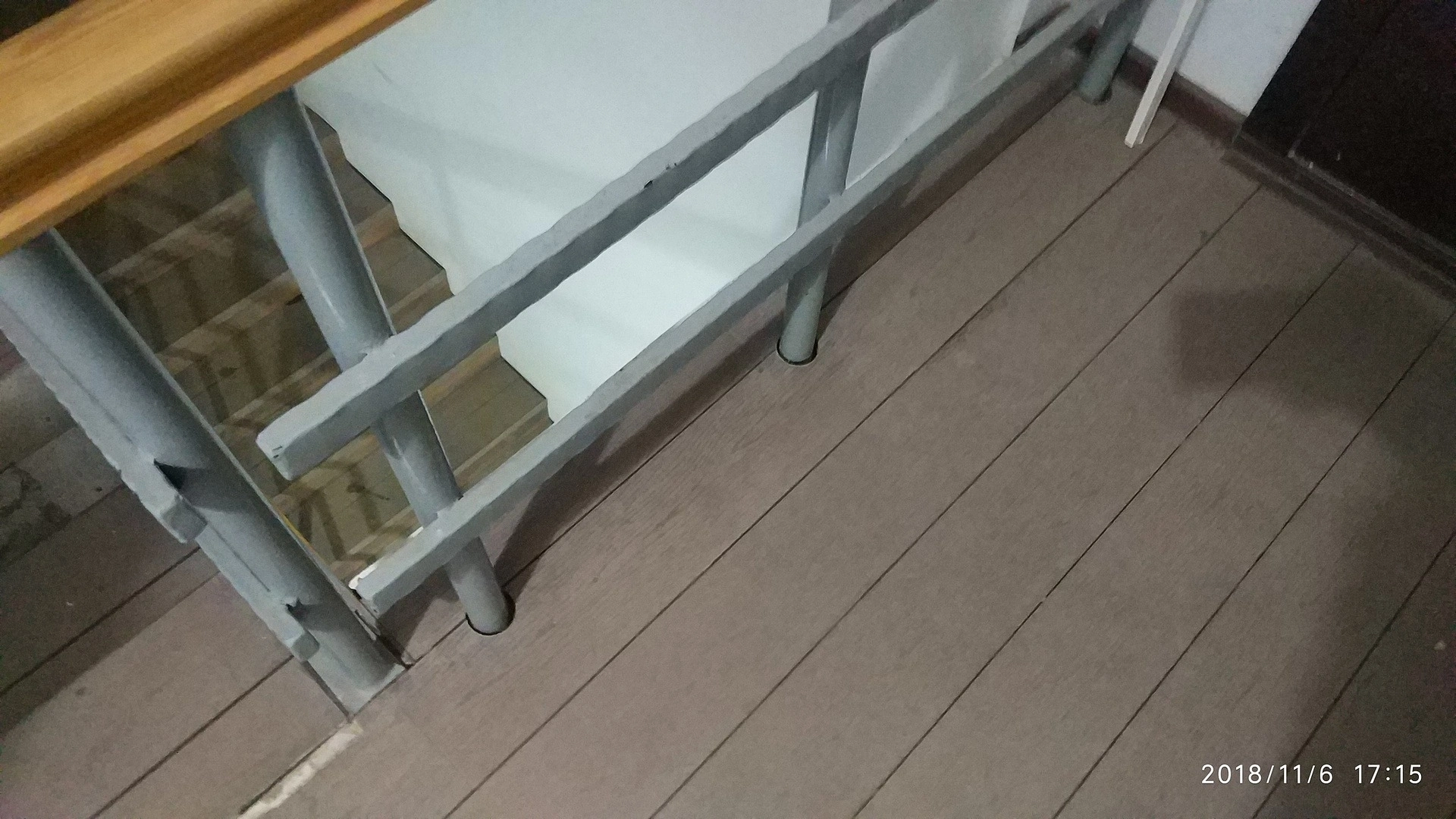 Укладка дорожки в офисе строительной фирмы 4