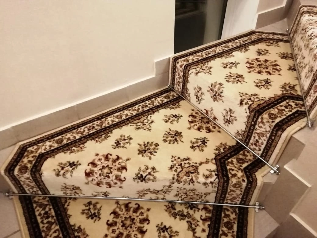 Укладка дорожки и установка ковродержателей в санатории Дубрава 9