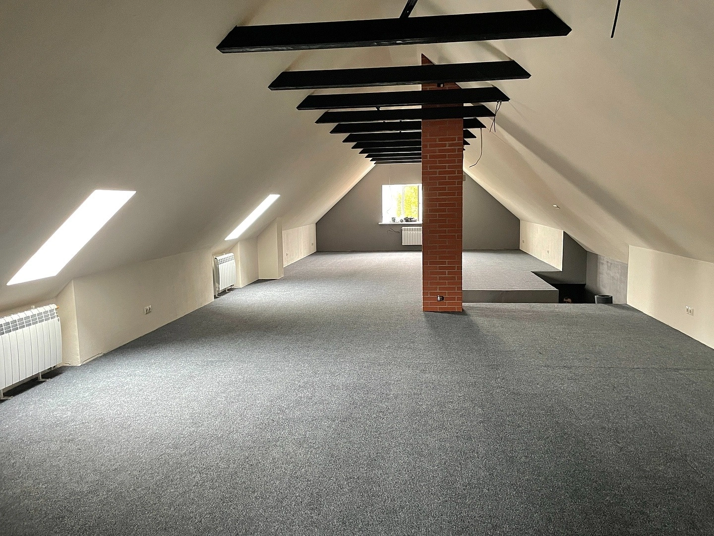 Укладка ковролина  в коттедже 10