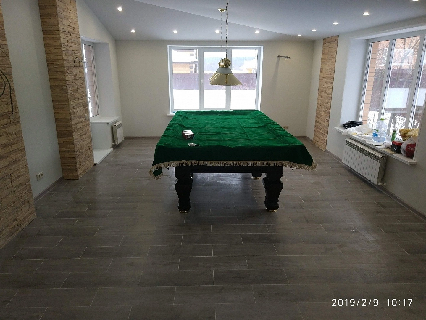 Укладка дорожки вокруг бильярдного стола