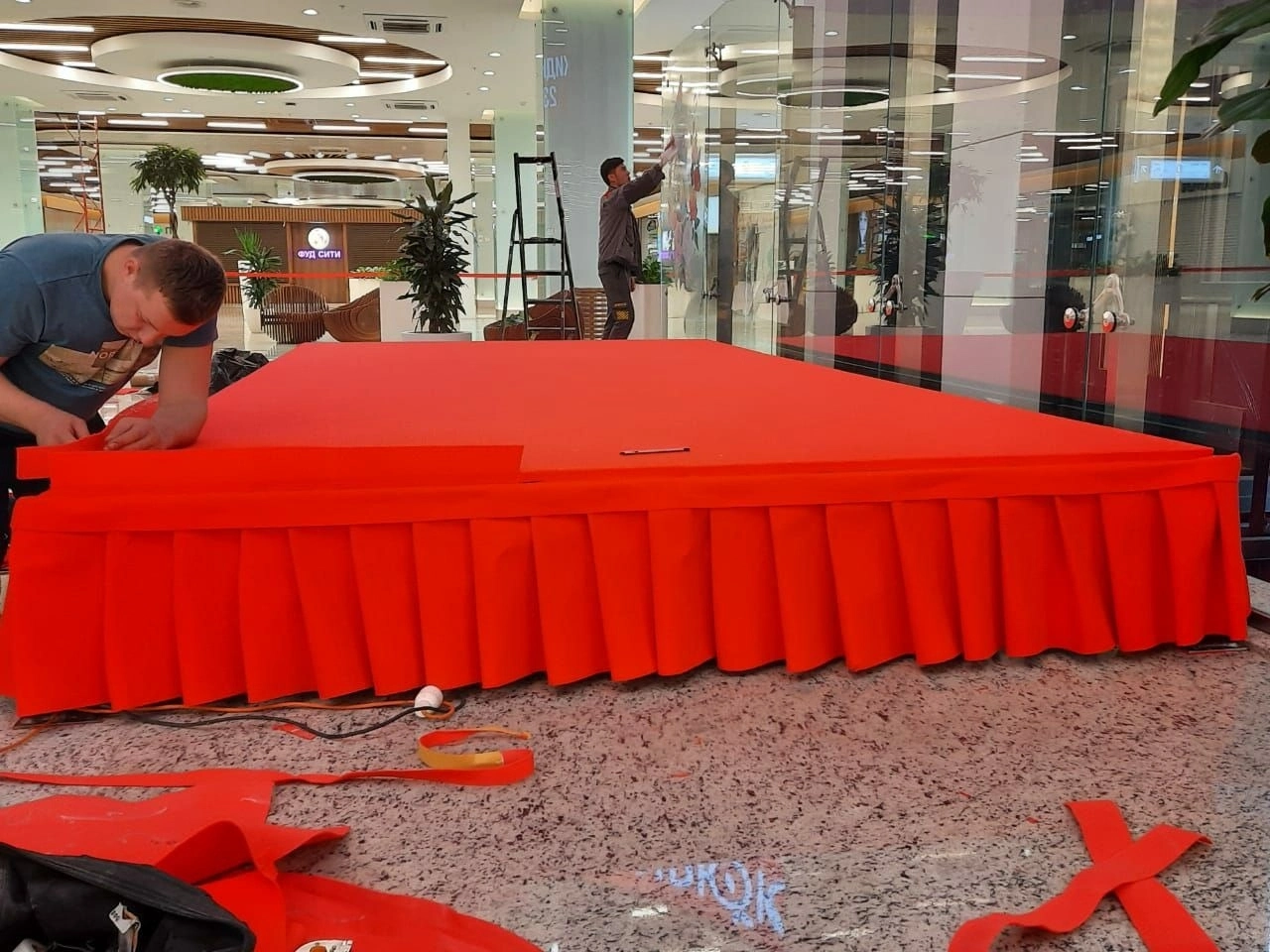 Укладка ковролина в ТЦ Щелковский 12