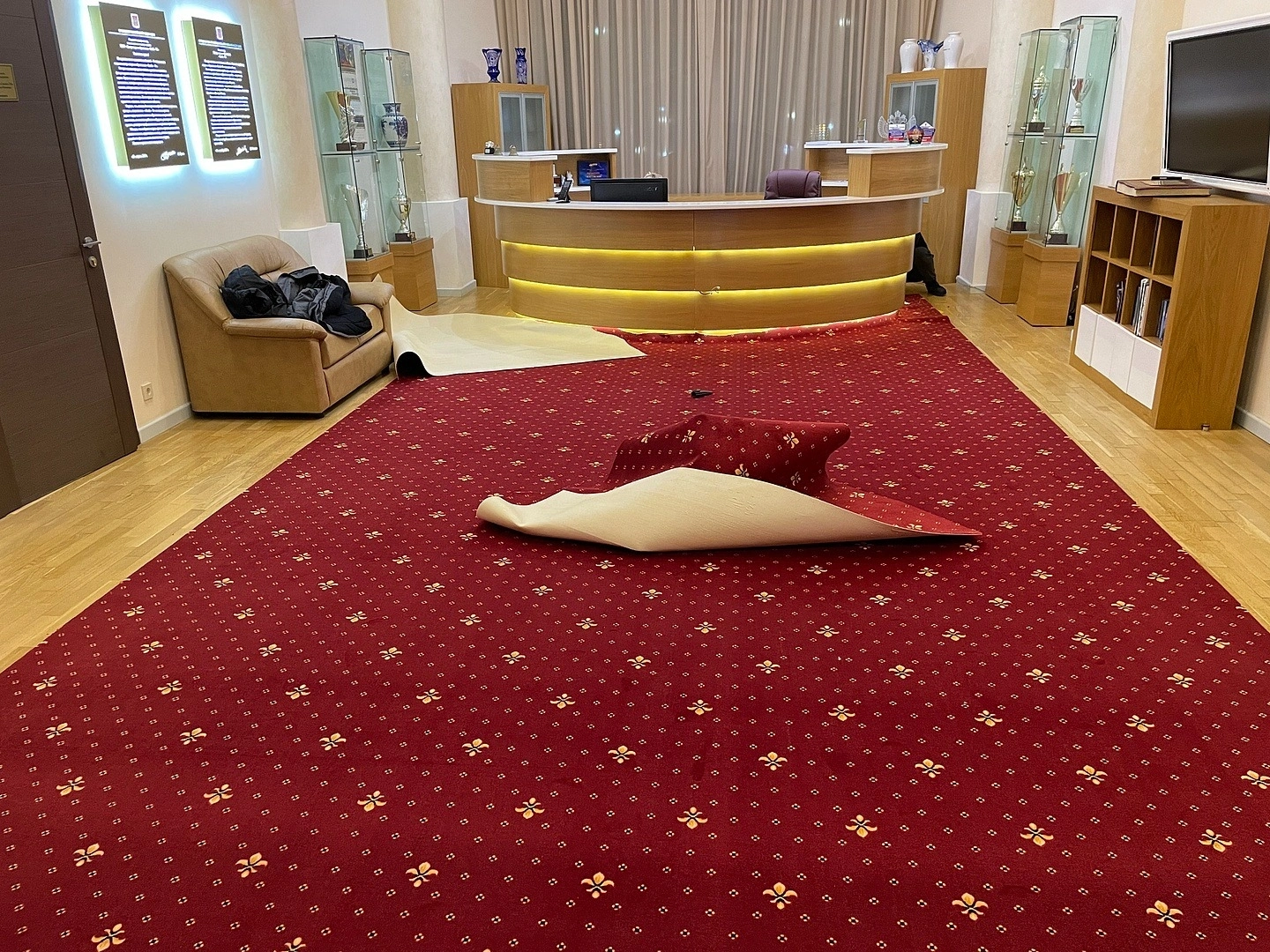 Укладка ковролина в ЦСиО Самбо-70 Москомспорта 7