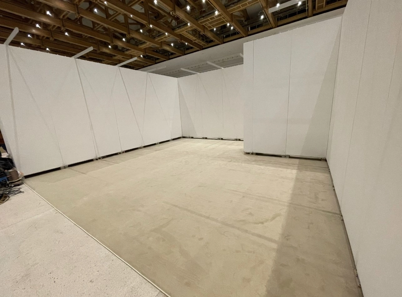 Укладка ковролина в манеже Гостиного двора 9