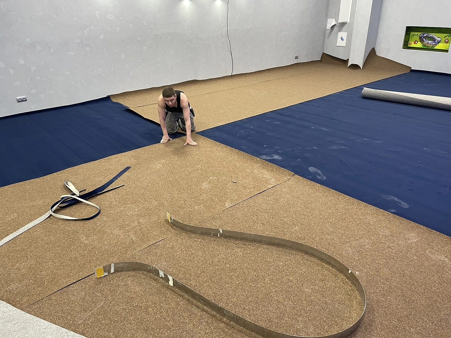 Укладка ковролина в ТЦ 