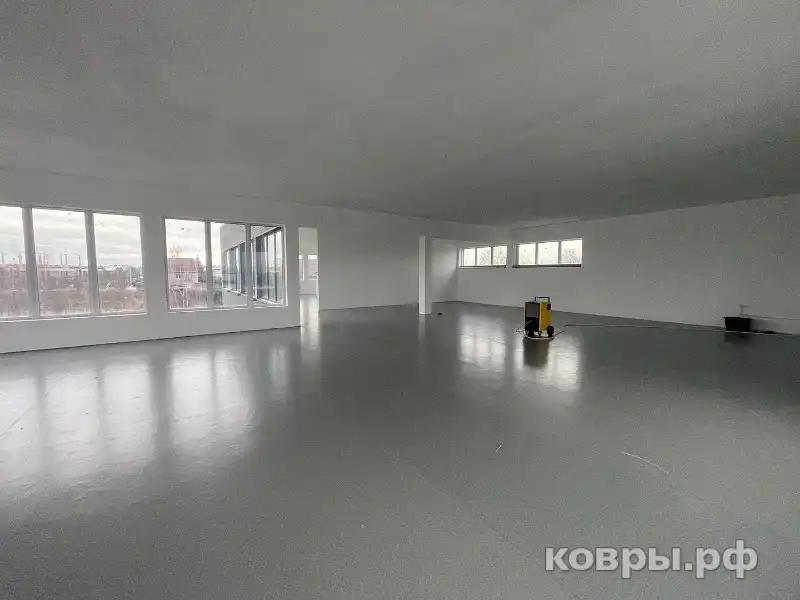 Укладка линолеума в магазине Магнит