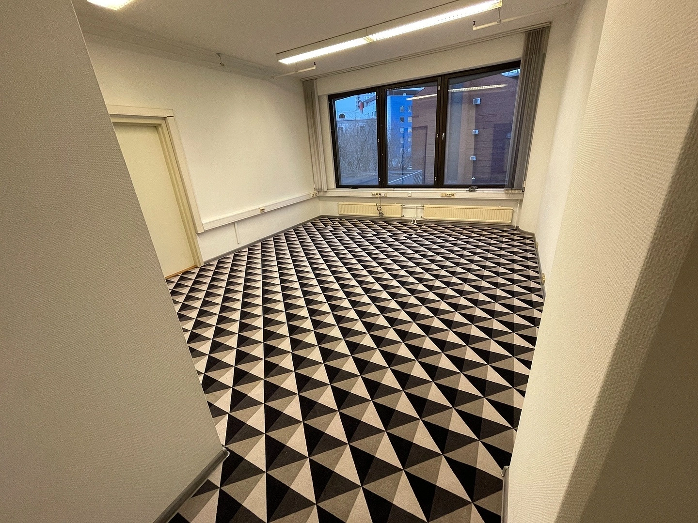 Укладка ковролина в AZIMUT Hotel  7