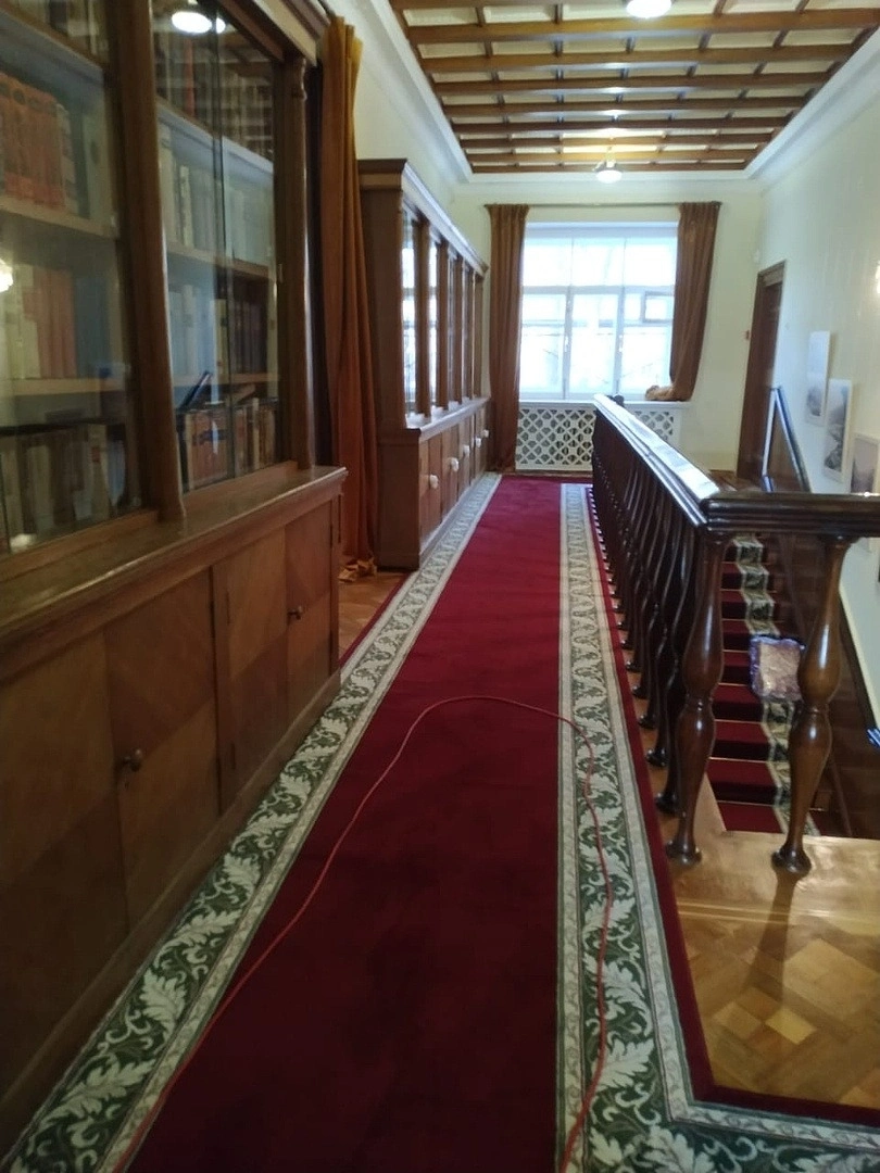 Укладка дорожки в Доме музея Игоря Курчакова 10