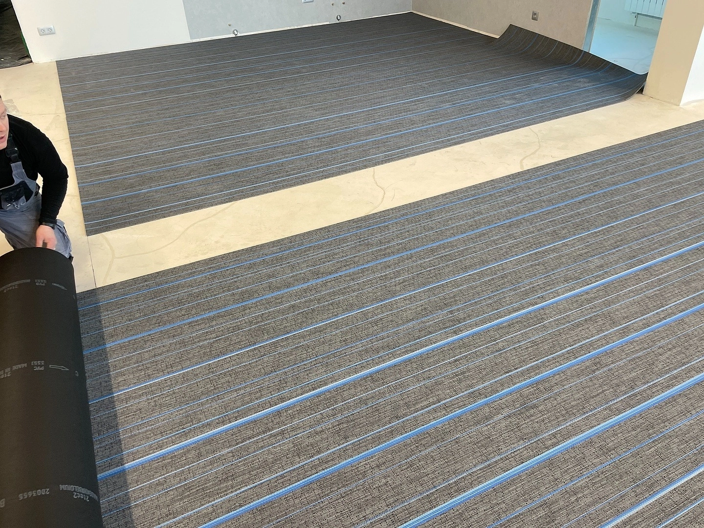 Укладка линолеума в ГНИВЦ 6