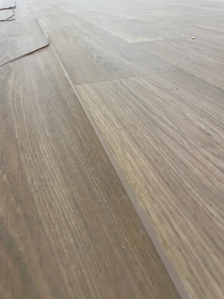 Укладка линолеума в манеже 