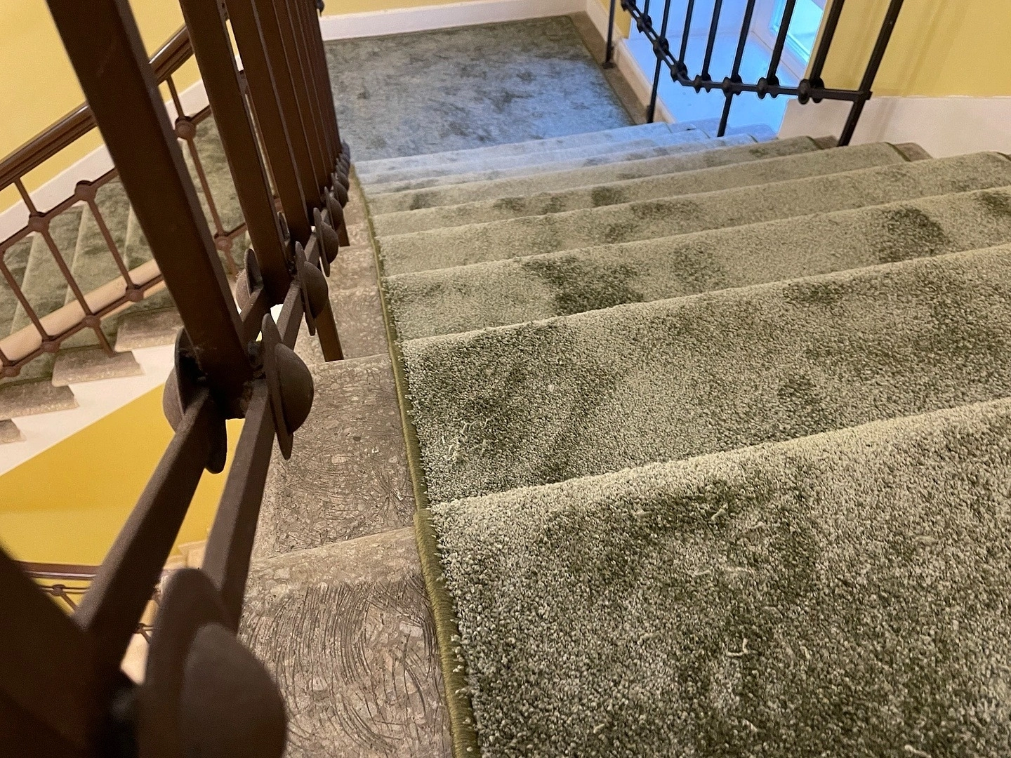 Укладка ковролина в Министерстве культуры РФ 9