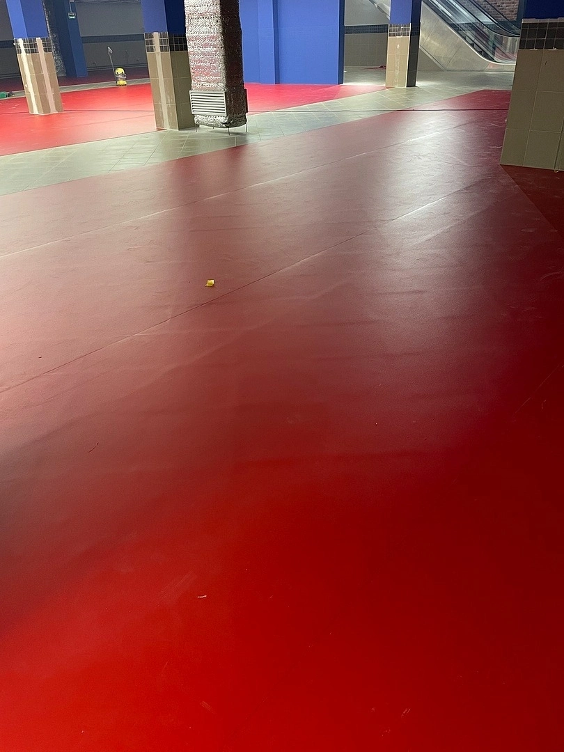 Укладка линолеума в ТЦ Виктория Плаза 9