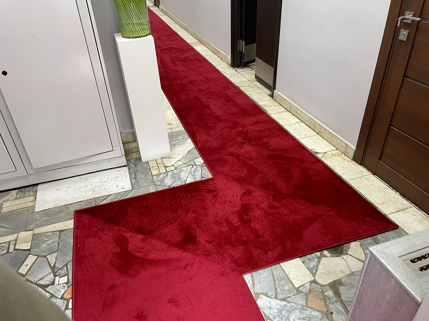 Укладка дорожки в галерее Элизиум 10