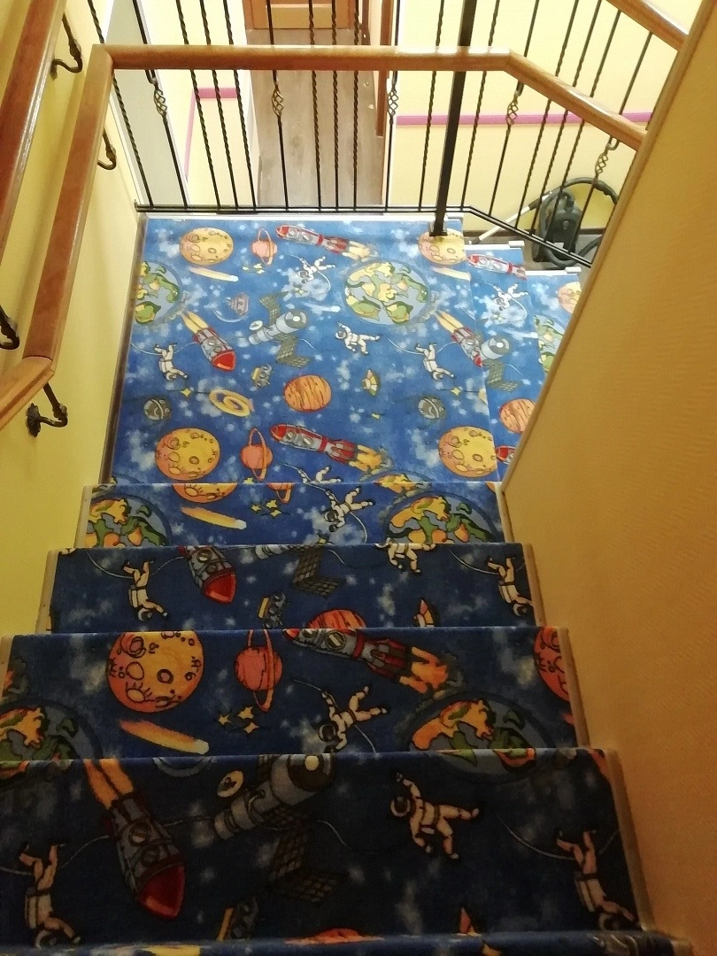 Укладка ковролина в COSMO-САД в КП 