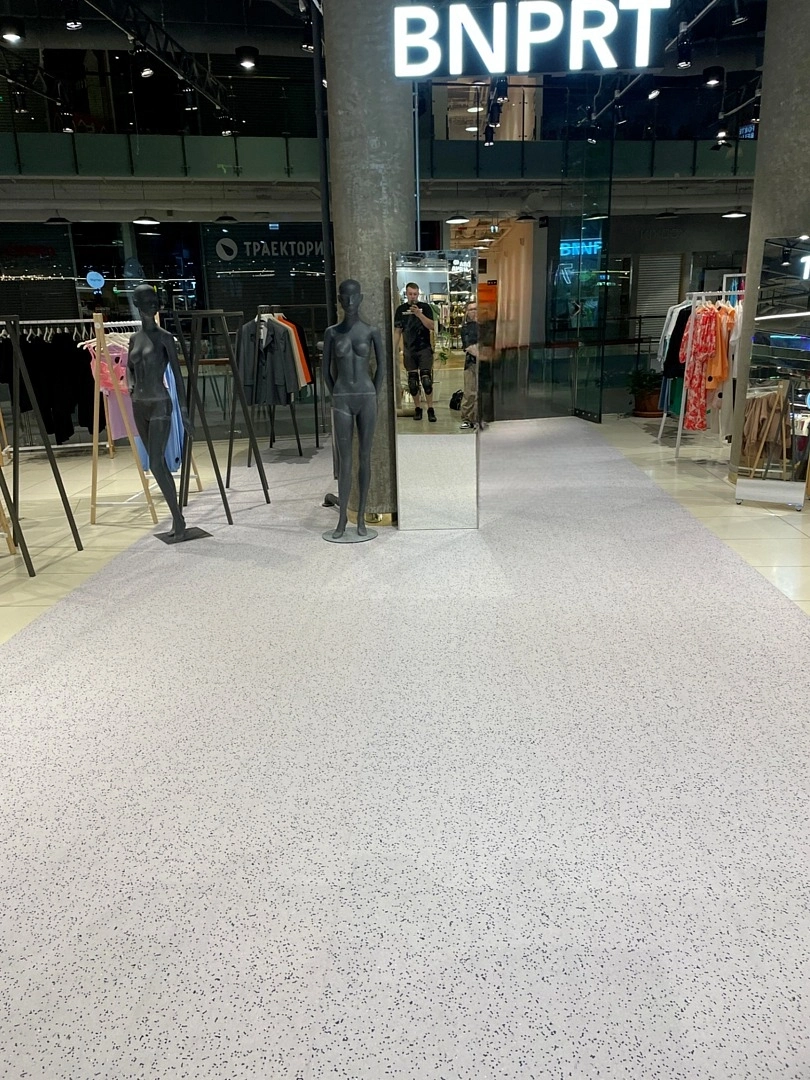 Укладка линолеума в ТЦ АвиаПарк 5