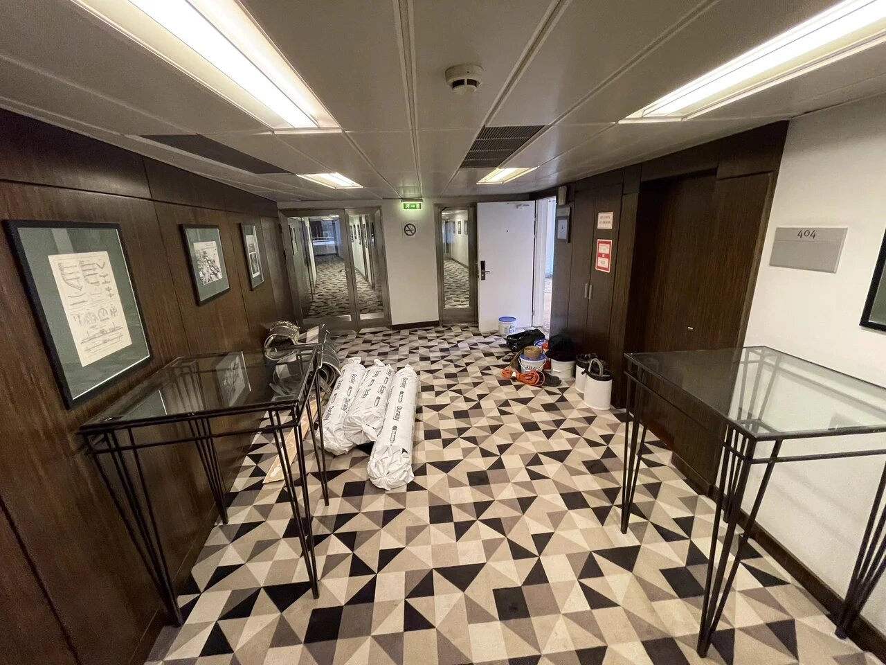 Укладка ковролина в Azimut Hotel олимпик 2