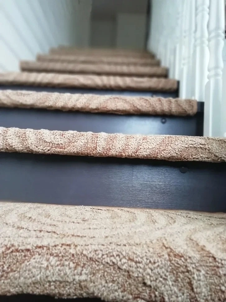 Укладка ковролина в офисе компании Фуртекс 