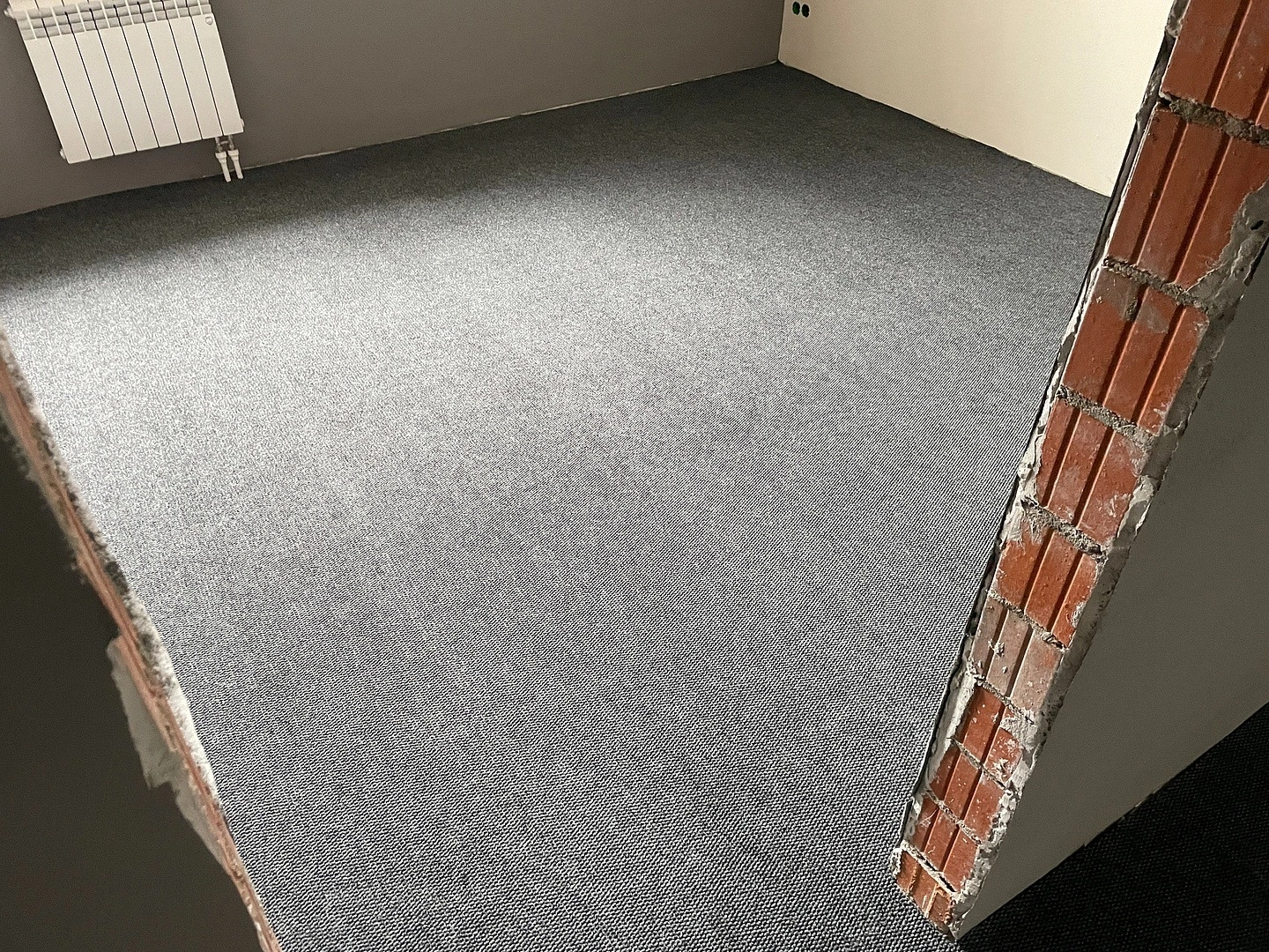 Укладка ковролина  в коттедже 7