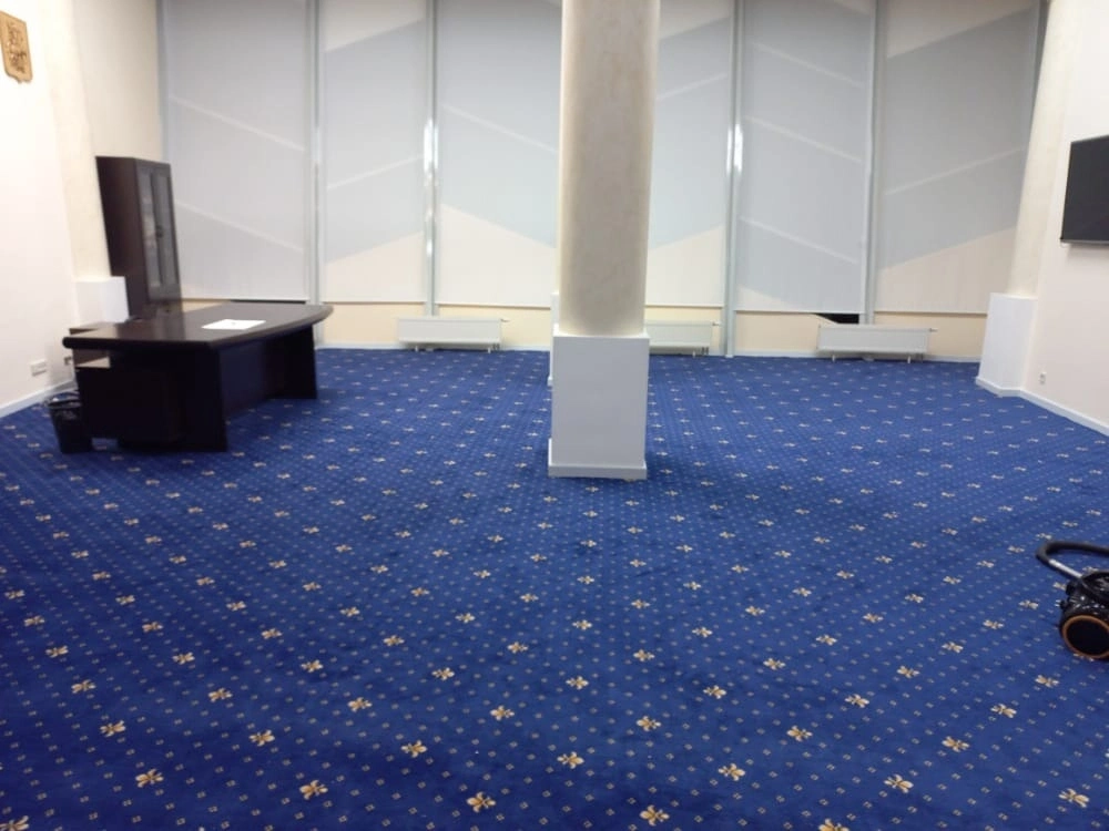 Укладка ковролина в ЦСиО Самбо-70 Москомспорта