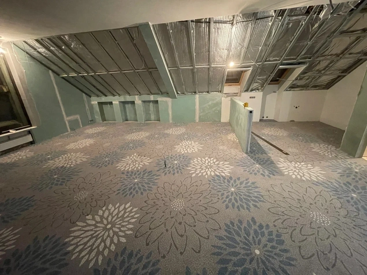 Укладка ковролина  в коттедже в Зеленограде 17