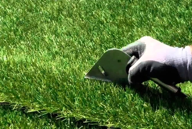 Ремонт искусственного газона