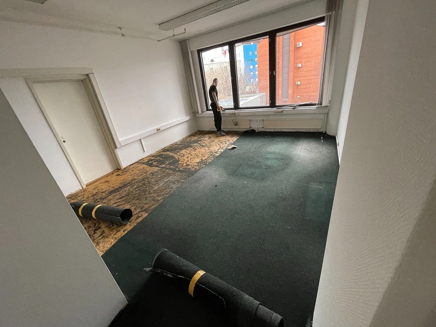 Укладка ковролина в AZIMUT Hotel  3