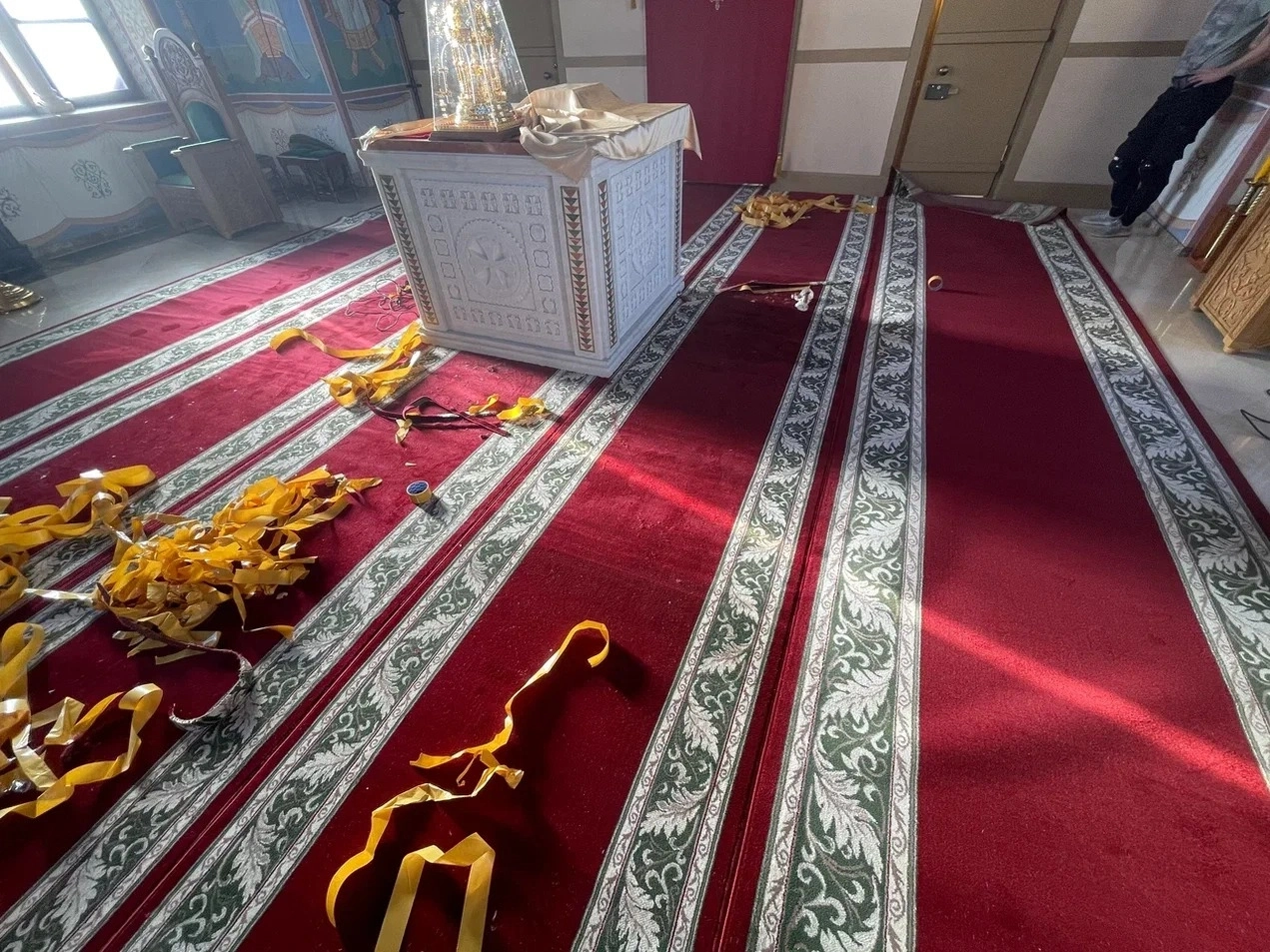 Укладка дорожки в Церкви Владимира Равноапостольного при Епархиальном доме