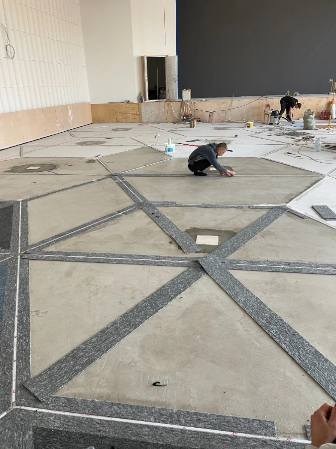 Укладка ковровой плитки в Обнинск РосАтом в виде сот реактора 8