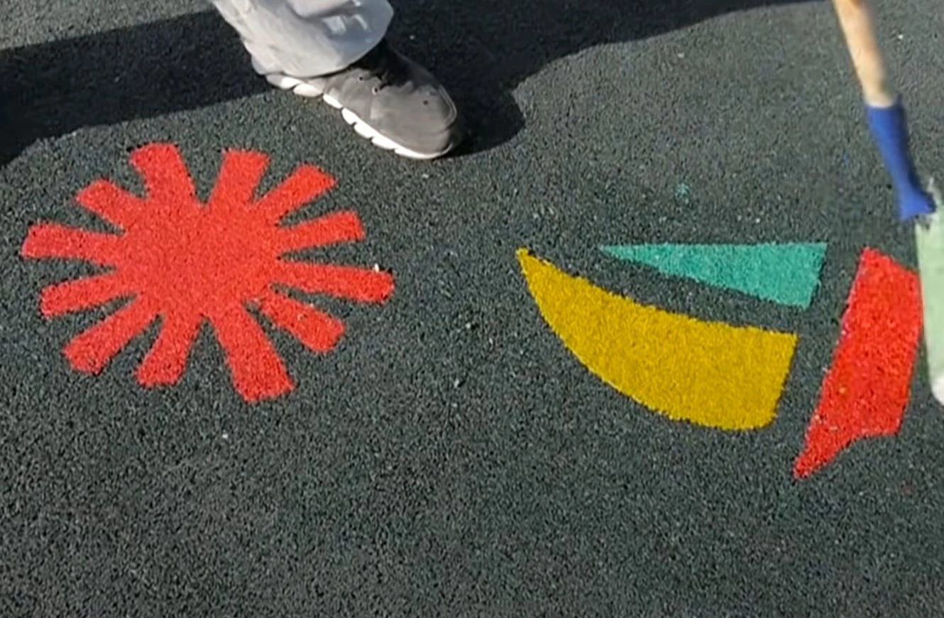 Укладка резиновой крошки