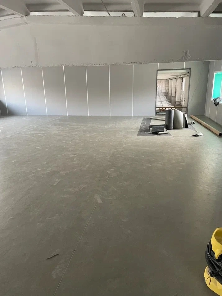 Укладка линолеума в офисе 5