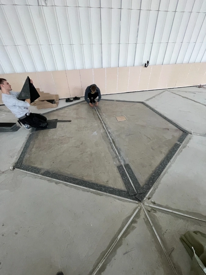 Укладка ковровой плитки в Обнинск РосАтом в виде сот реактора 2