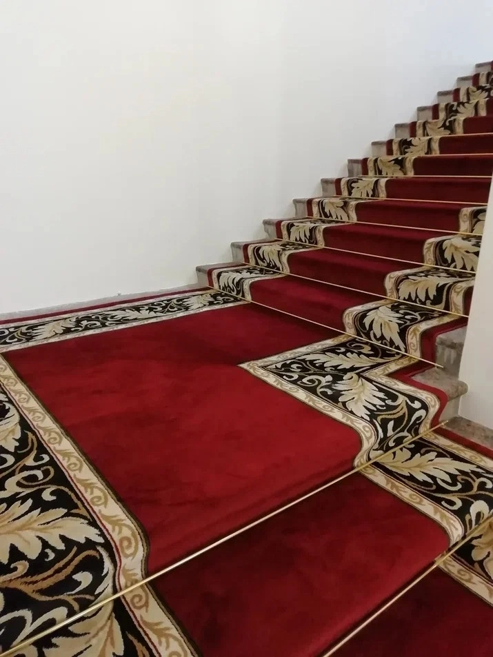 Укладка дорожки в Музее Вадима Сидура