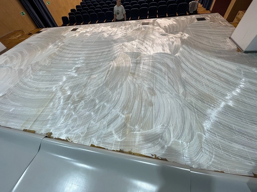 Укладка линолеума в музыкальном театре 2