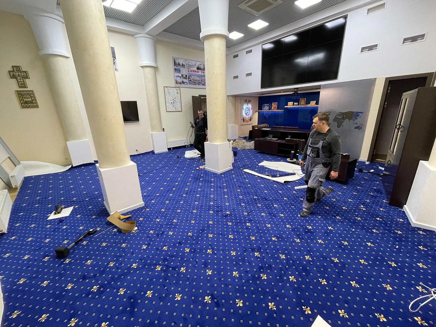 Укладка ковролина в ЦСиО Самбо-70 Москомспорта 4