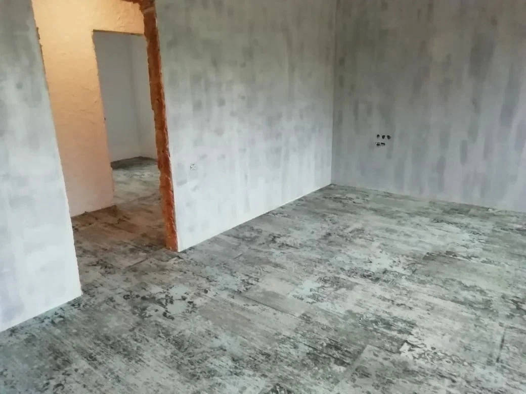 Укладка ковролина в новостройке 3