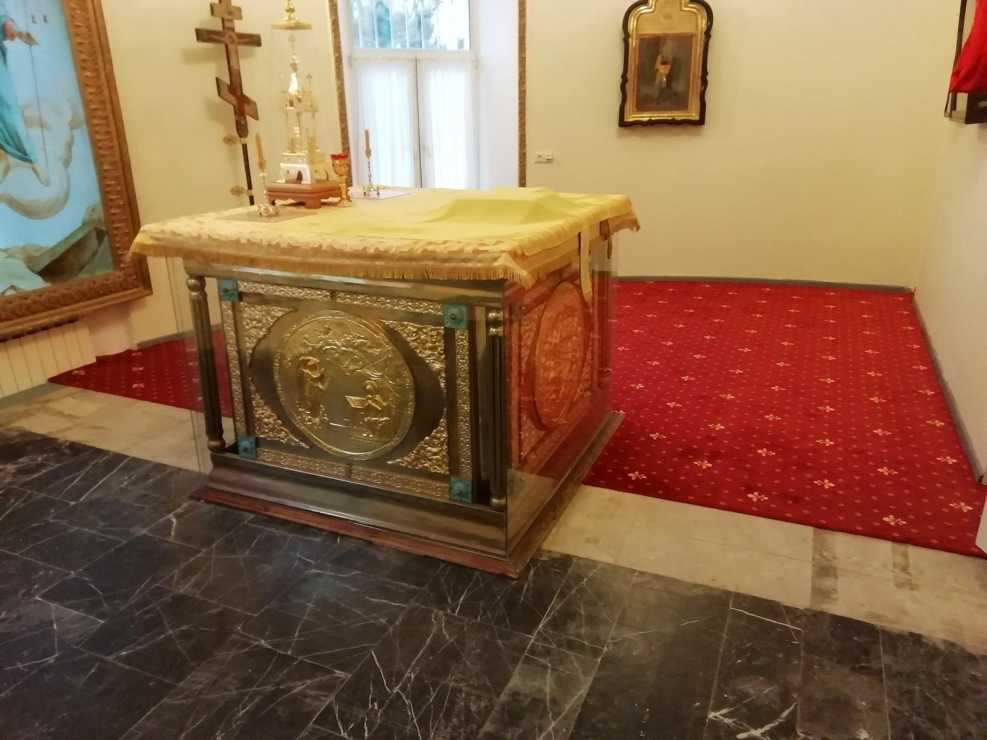 Оверлок ковролина в Церкви Андрея Первозванного 7