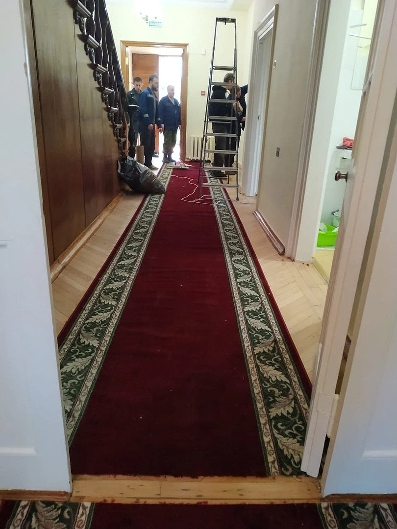 Укладка дорожки в Доме музея Игоря Курчакова 2