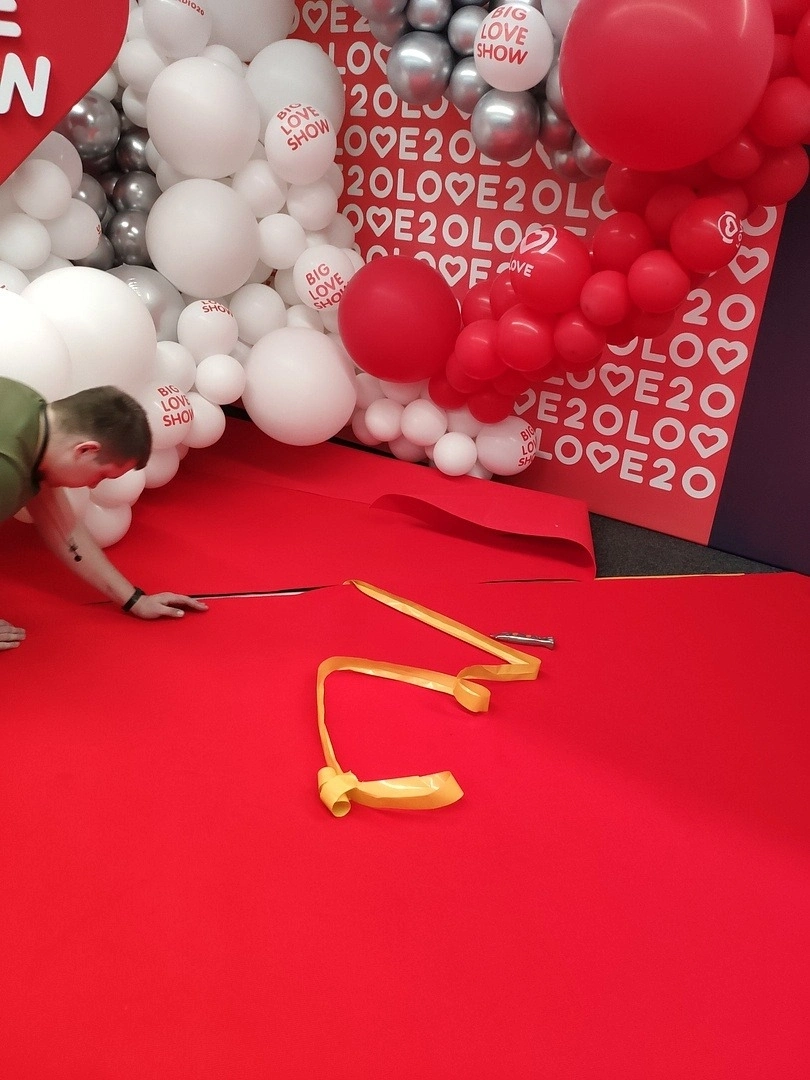 Укладка дорожки в Крокус Сити Холл 3