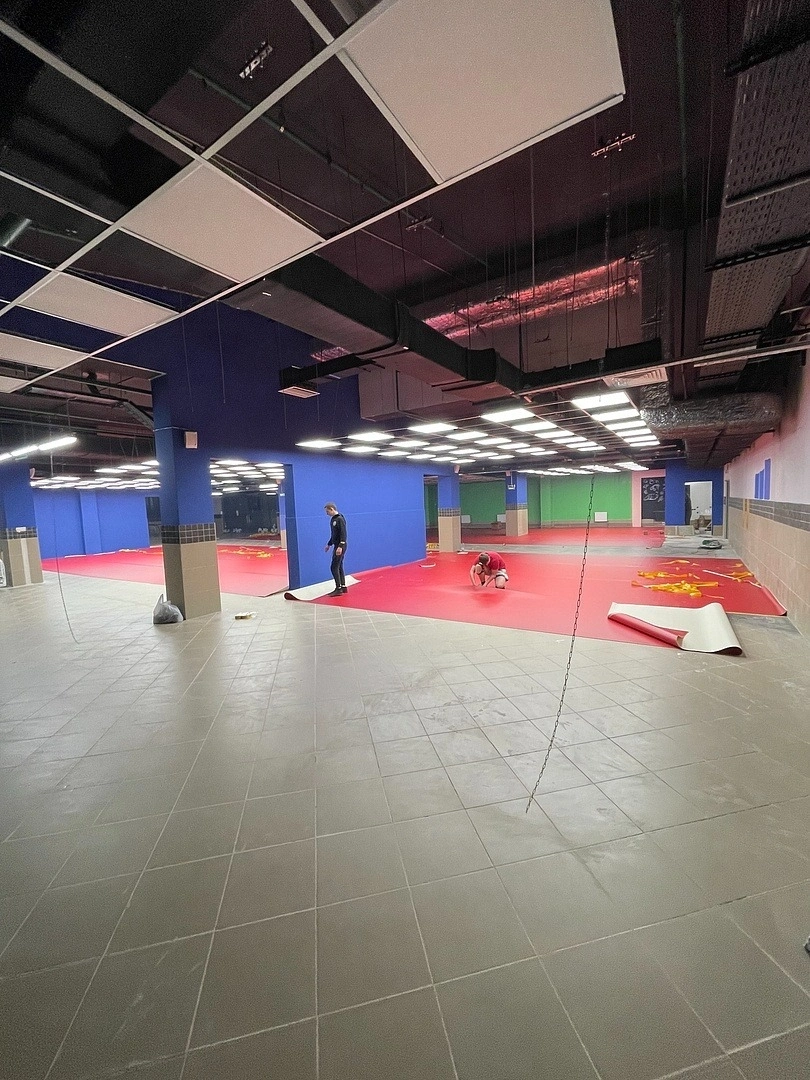 Укладка линолеума в ТЦ Виктория Плаза 2