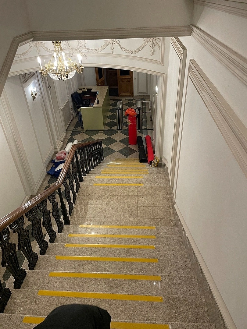 Укладка дорожки в Доходном  доме В.И. Фирсановой