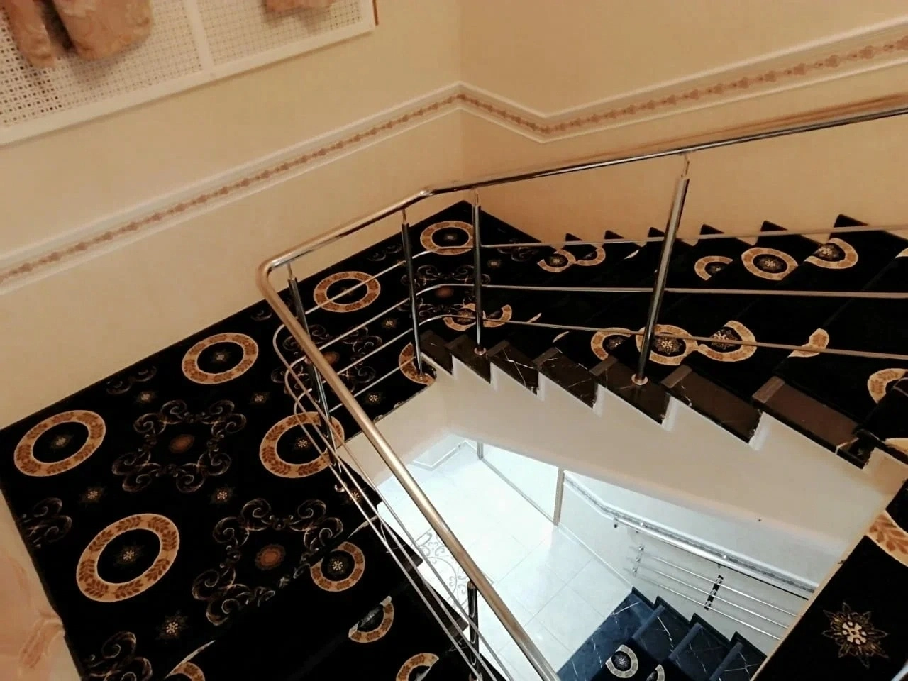 Укладка ковролина в ЗАГСе