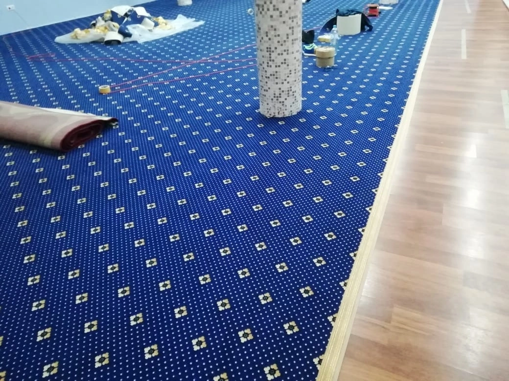 Укладка ковролина в Храме Кришны 3