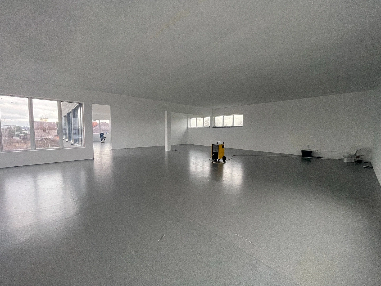 Укладка линолеума в магазине Магнит 10